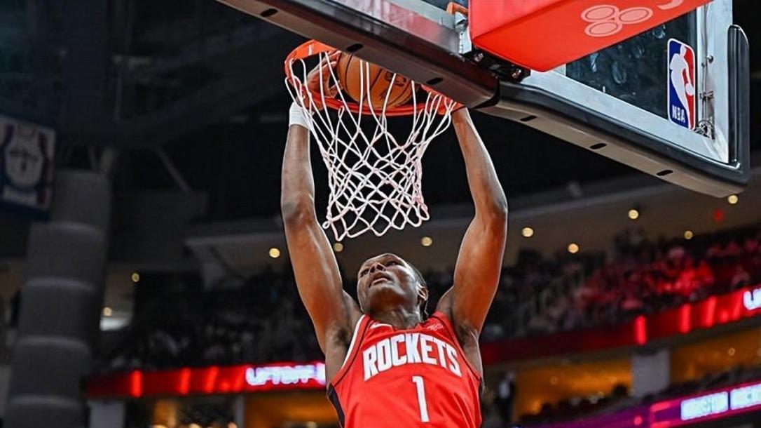 60-58！这就是阿门的改变，他终究完成了锋线到控卫的逆袭