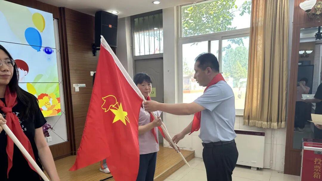北京市昌平区大东流中心小学一年级入队仪式圆满举行