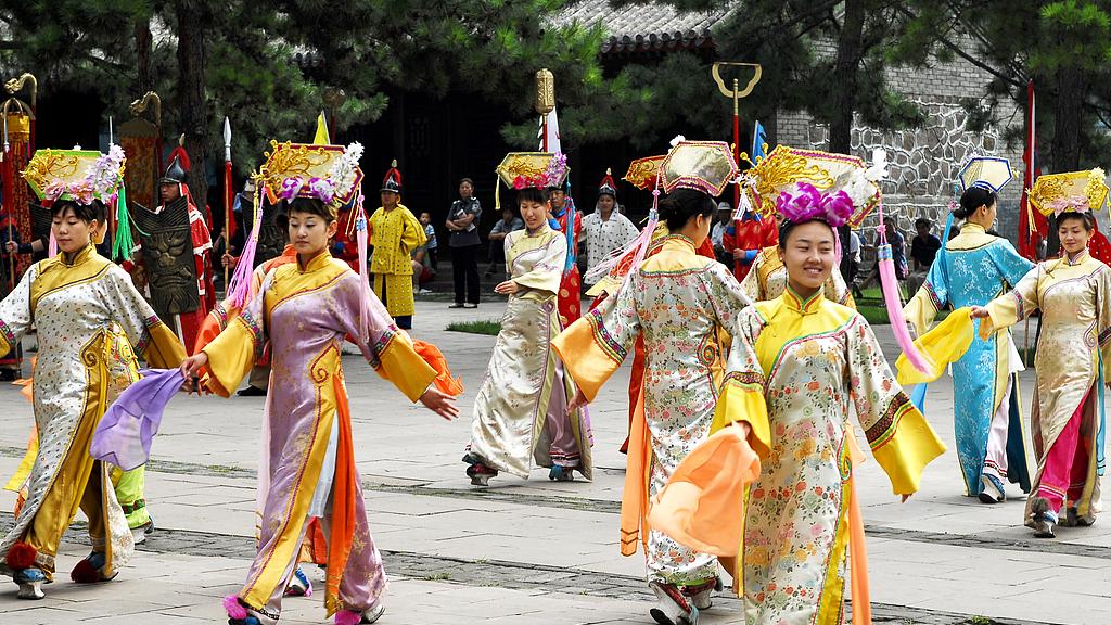 飞蛾扑火：那个用生命撕开“禅让”伪装的年轻皇帝