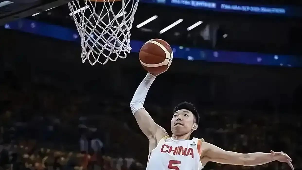 世预赛中国87-80逆转日本，最大功臣不是胡金秋，他在场赢12分