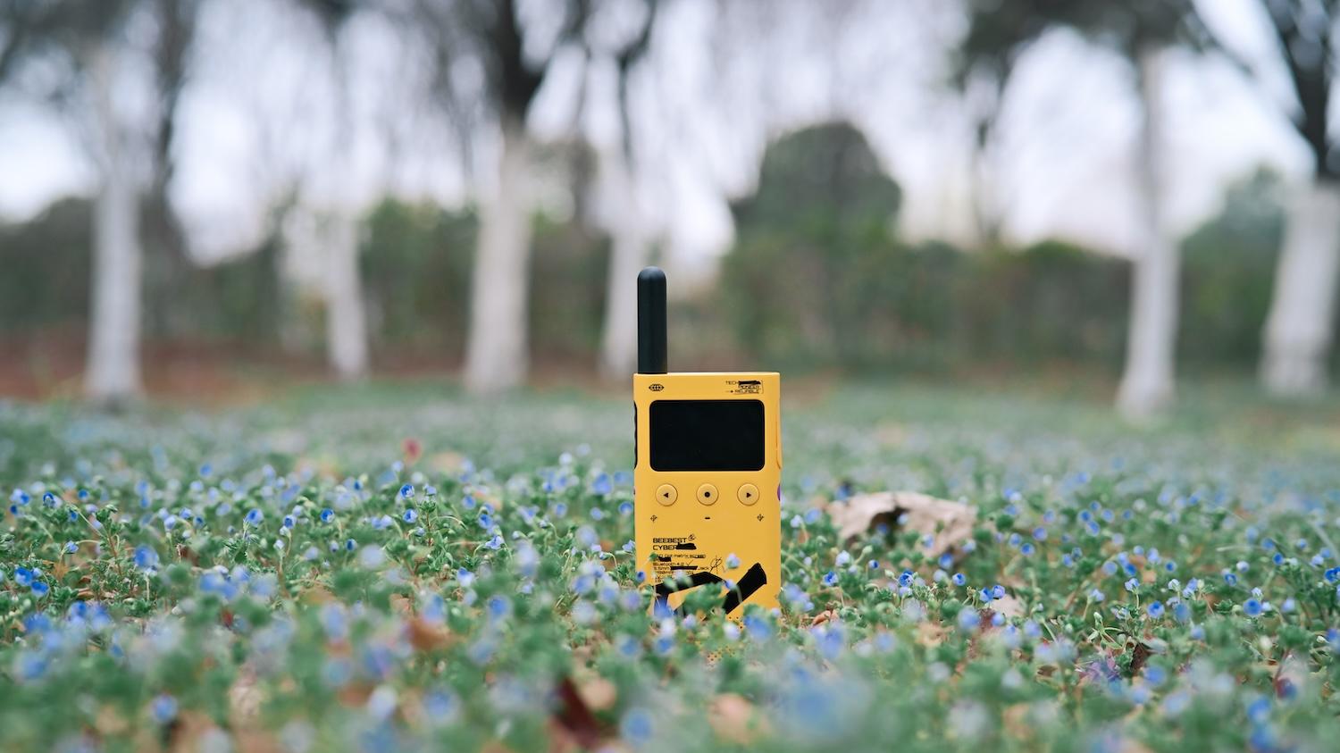 4W功率+5公里通话，极蜂对讲机3用实力定义轻薄对讲新标准