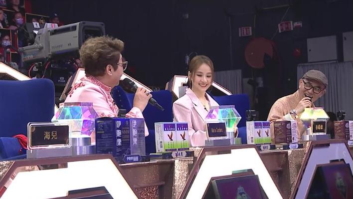 “猫女郎”唱《练习》引爆腹式呼吸大战！周国丰与肥妈开撕！