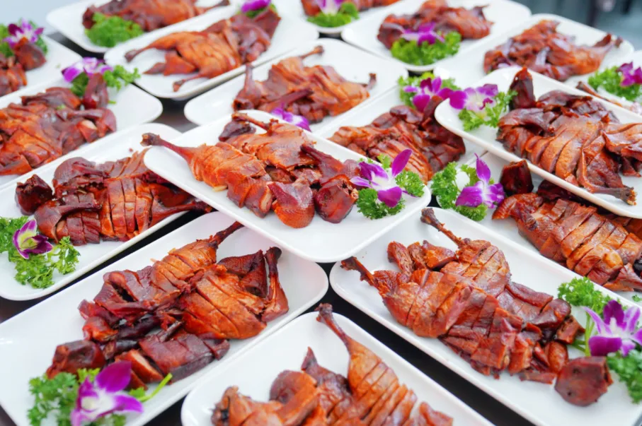 重庆婚宴一般多少钱一桌? 章叔叔城市精英解锁省心又有面的备婚新方式