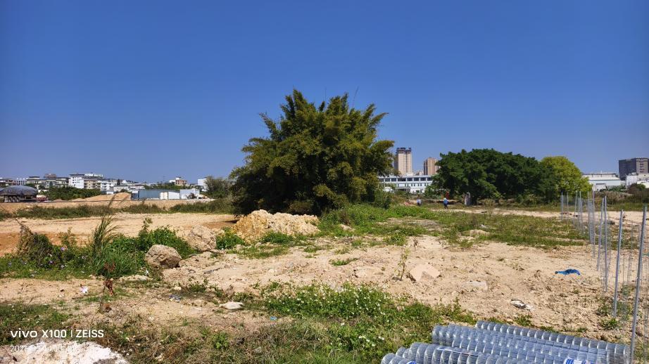 村民反映土地交易异议，款项去向待核查，流程处理待规范