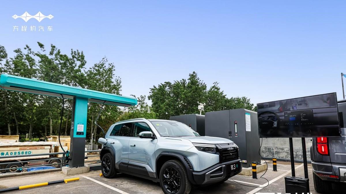 全域闪充技术加持，方程豹钛 3 重新定义 A 级纯电标准