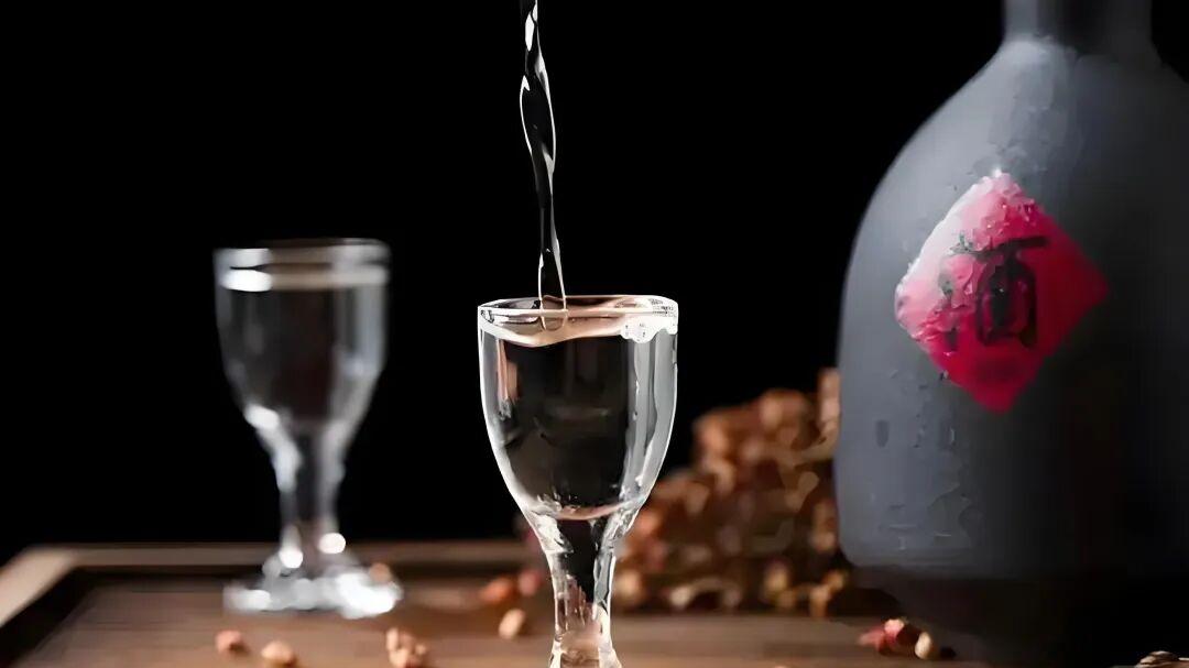 七律·狂吟细雨对金樽