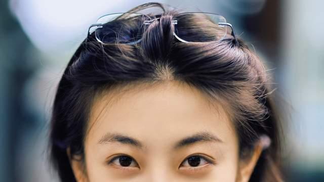 面相都变了！戏里又坏又蠢惹人厌，戏外是真又酷又美，未来可期！