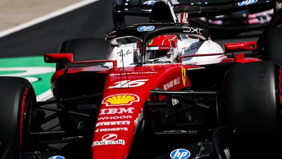 短兵相接下的“暴力美学” F1中国站冲刺赛火热上演