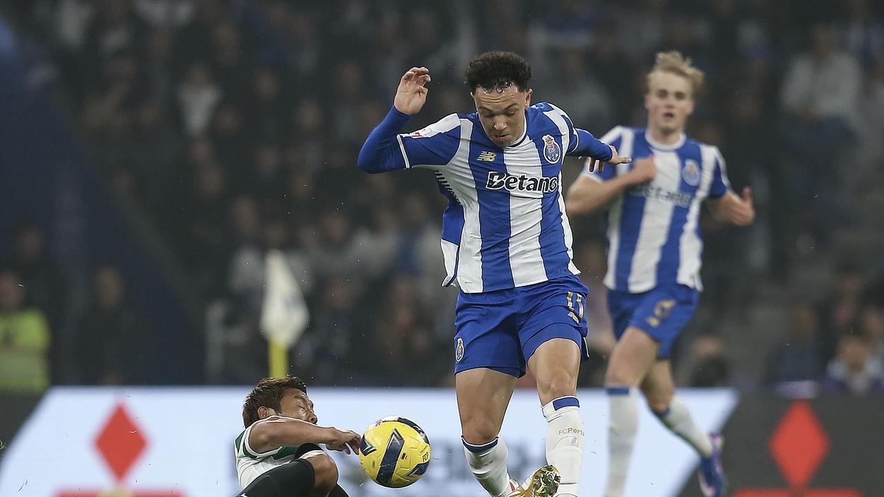 随着波尔图1-0, 葡萄牙体育1-0, 葡超最新积分榜: 穆帅率队距榜首7分