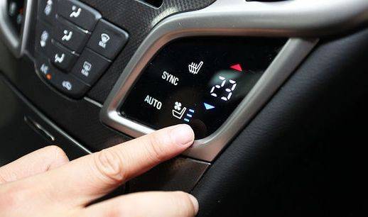 高速路上，应该使用空调内循环还是外循环呢？