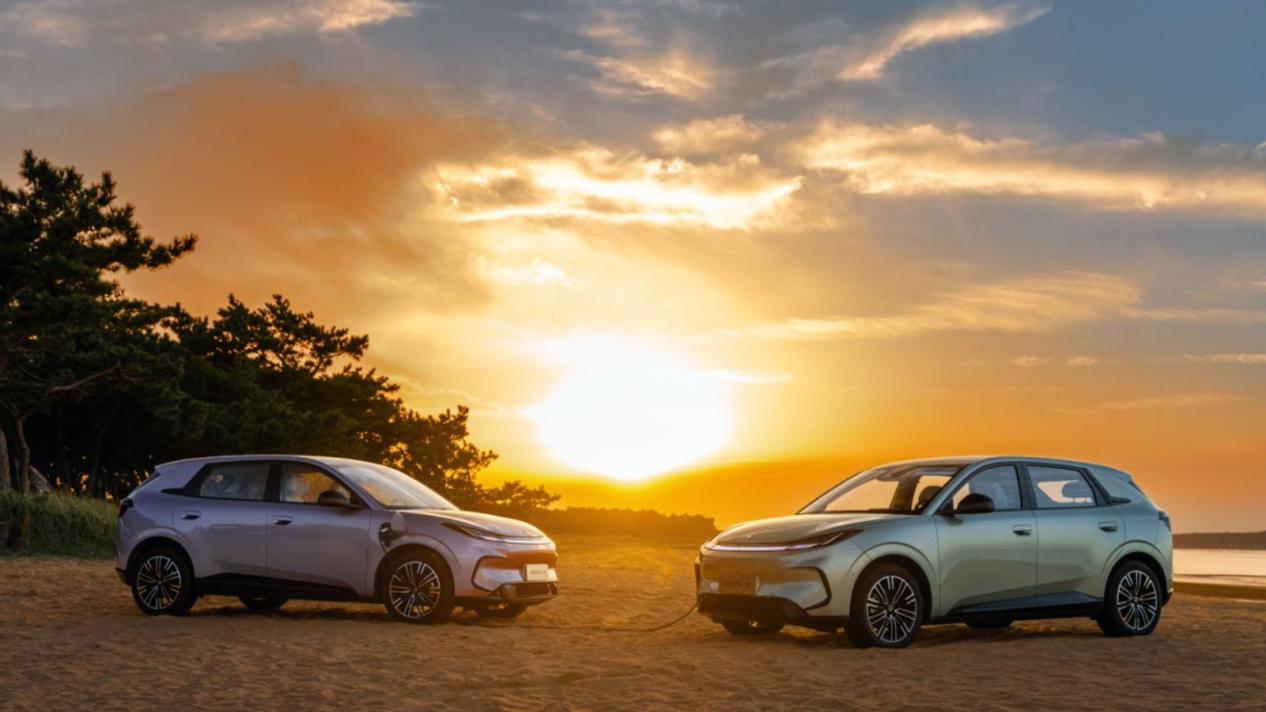 8万级纯电家用SUV抉择，极狐T1与零跑A10谁更适配？