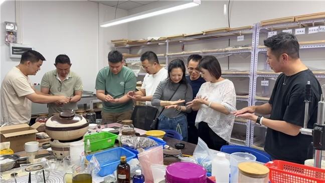 守住香的根脉 ——唐小玲专访：把冷凝香从宫廷技艺带回当代生活