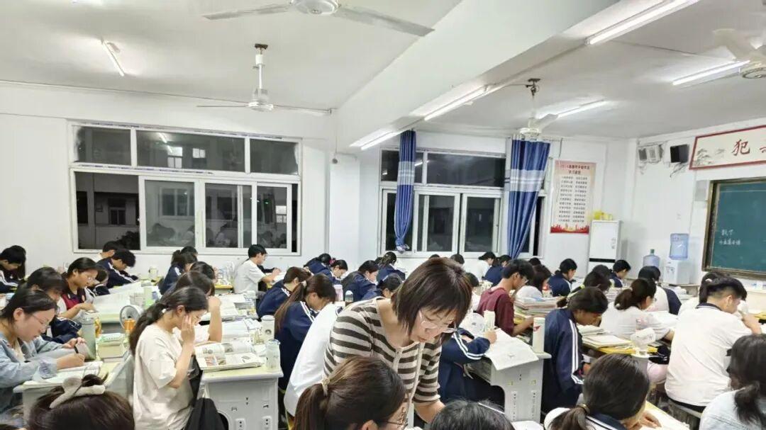 淮滨高中：在平凡中筑梦 于深耕中致远