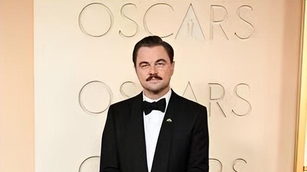 奥斯卡红毯甜茶复古帅炸，小李子八撇胡掀怀旧风暴