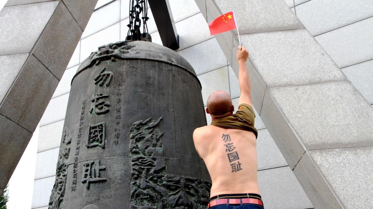 爆怒！日本偷中国360万件文物百年不还，靖国神社摆“战利品”，国际法硬刚仍耍赖