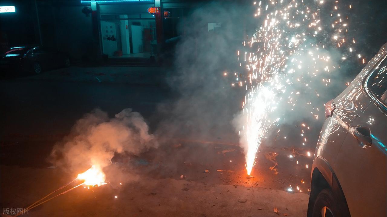 年关的面子经济学：为何我们总在过年时“过度支付”