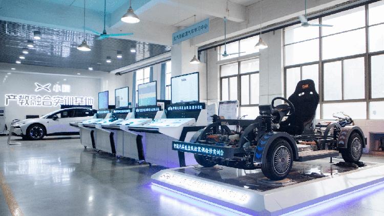 南方日报聚焦广东白云学院，奋进“十五五”跑好第一程