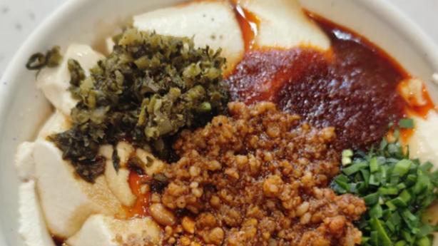 昆明私藏早餐天花板，配料满满，每一口都是地道市井味
