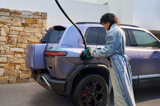 最值得买的A级纯电精品车 方程豹钛3闪充版上市15万元起