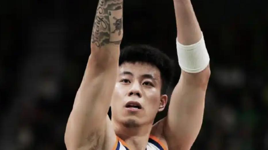 胜辽宁发布会！卢伟致谢辽宁暖心活动，大赞防守，张镇麟展格局！