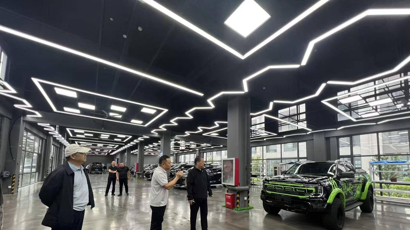 文化牵手实业 交流共促发展 —— 谢红、户广生一行走进冀车源集团参观交流