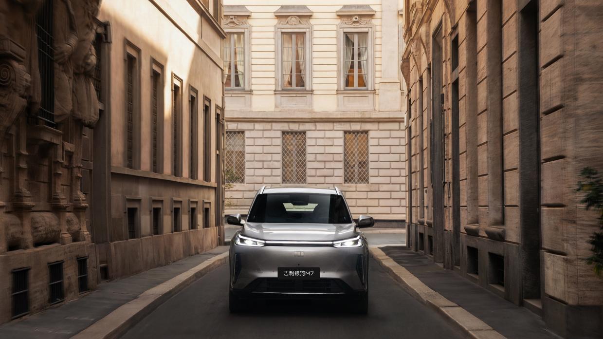 细节里的出行温度，银河M7把影院和大平层搬上车