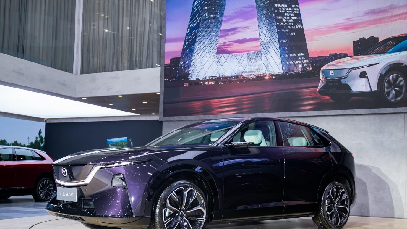 新能源家用SUV新秀：马自达EZ-60与日产NX8的双轨争锋