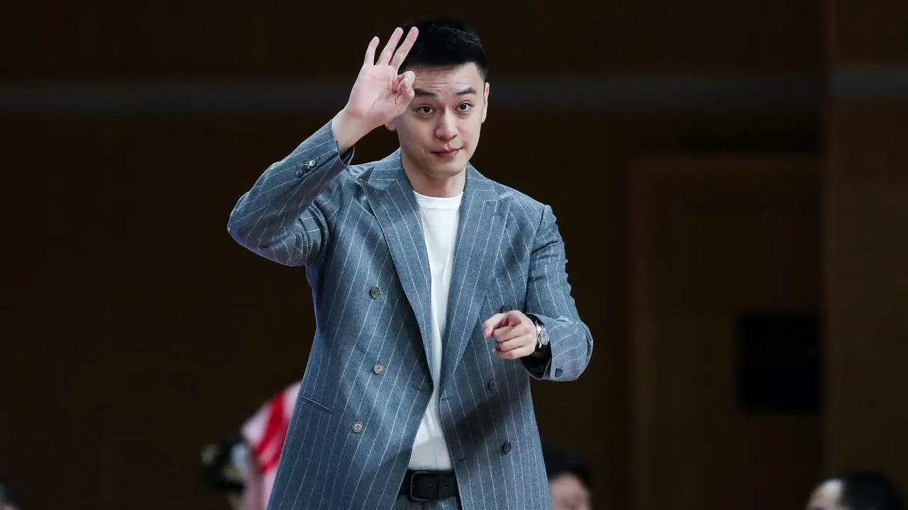 杨鸣最新消息！还在合同期内，第二阶段或重返辽宁执教