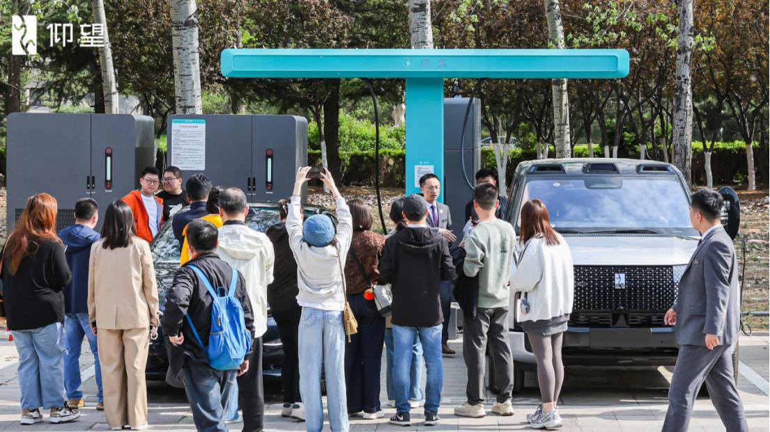 比亚迪闪充技术落地济南 仰望 2026 款全系旗舰亮相