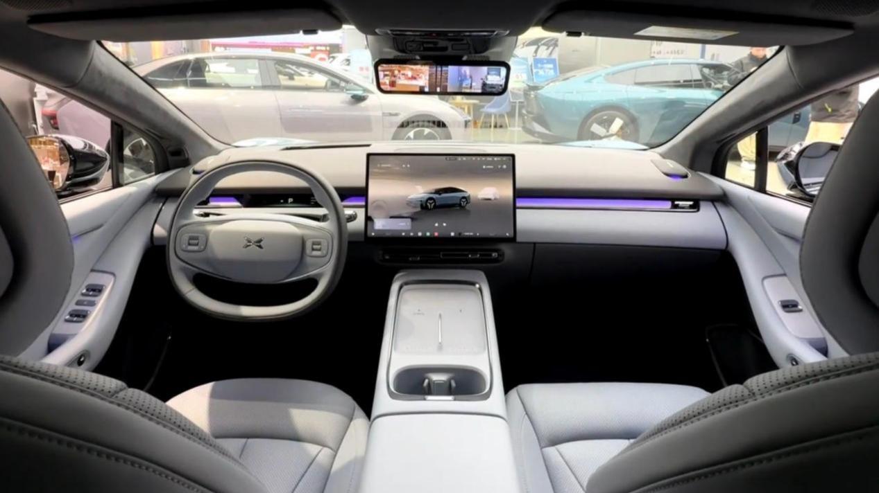 小鹏P7+增程版对比纯电版，增程器谁家的？45L大油箱