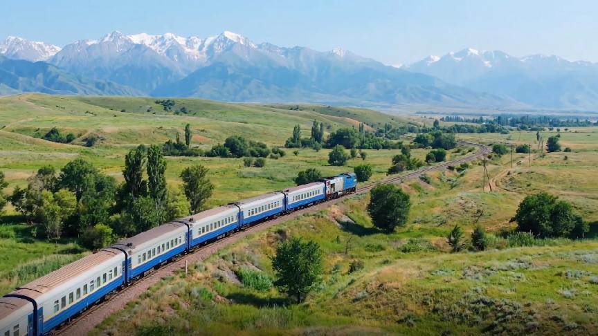 最后一站阿斯塔纳：八位歌手用音乐筑起丝路新桥