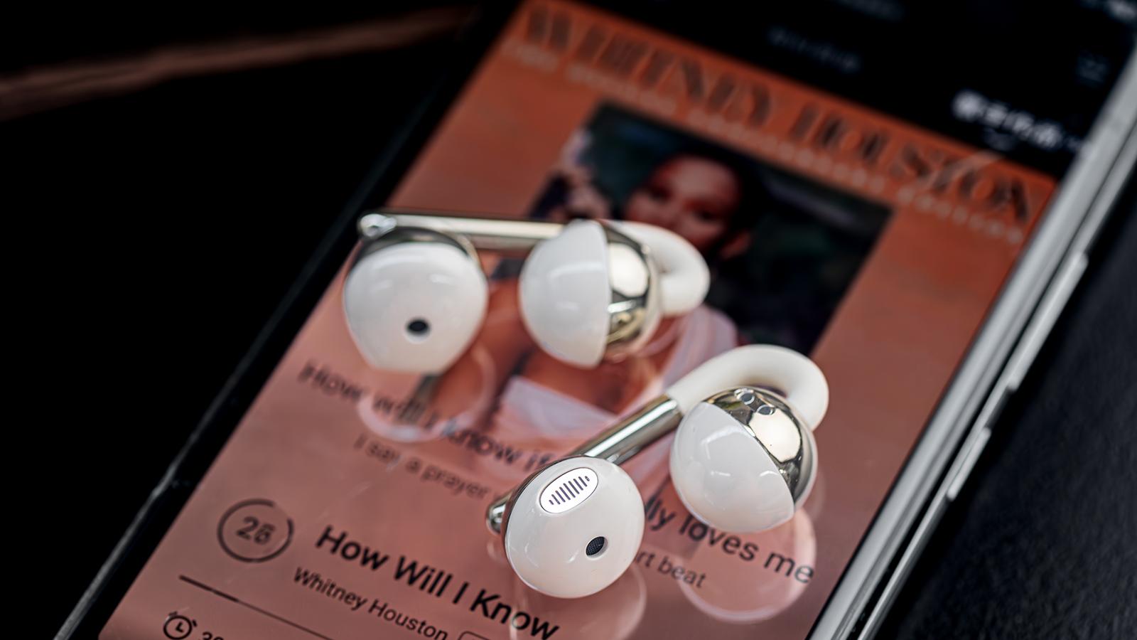 百元卷王西圣耳夹式耳机AirClip，竟有媲美千元音质？无压佩戴让我连戴3小时不摘