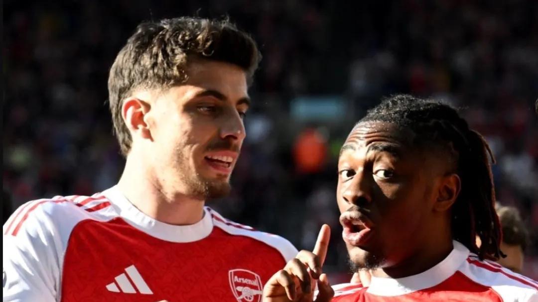 两大将伤退，阿森纳小胜纽卡重夺榜首！葡媒：枪手有意后卫阿劳霍