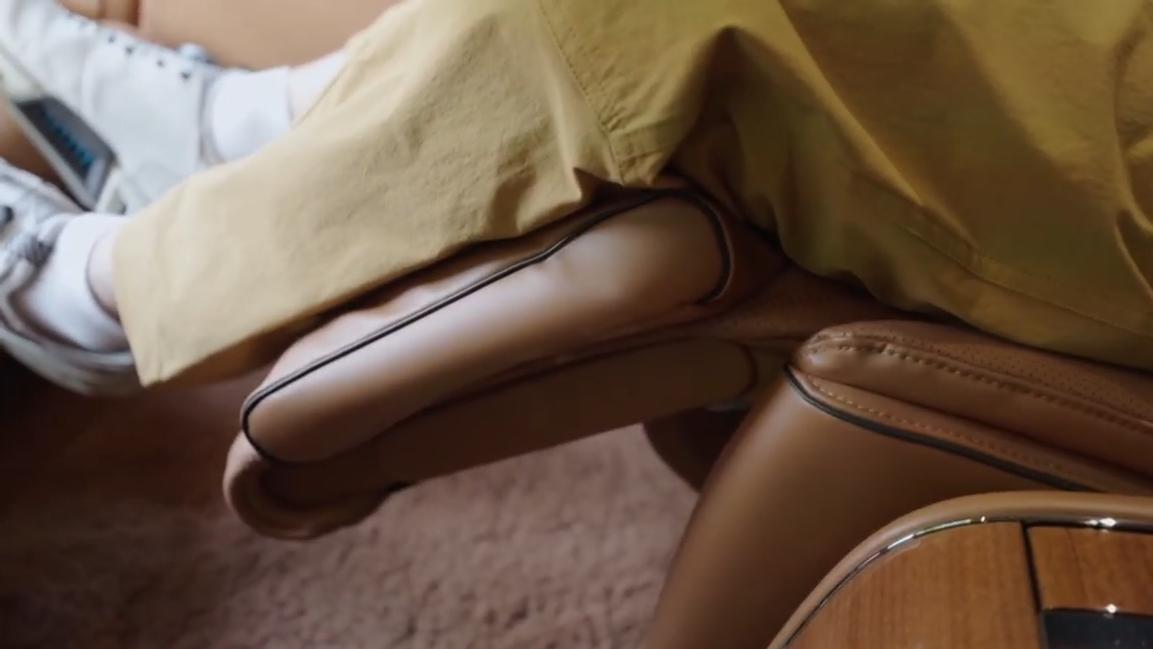 窦骁夫妇双双入手的尊界S800，正成为豪门圈层的出行共识