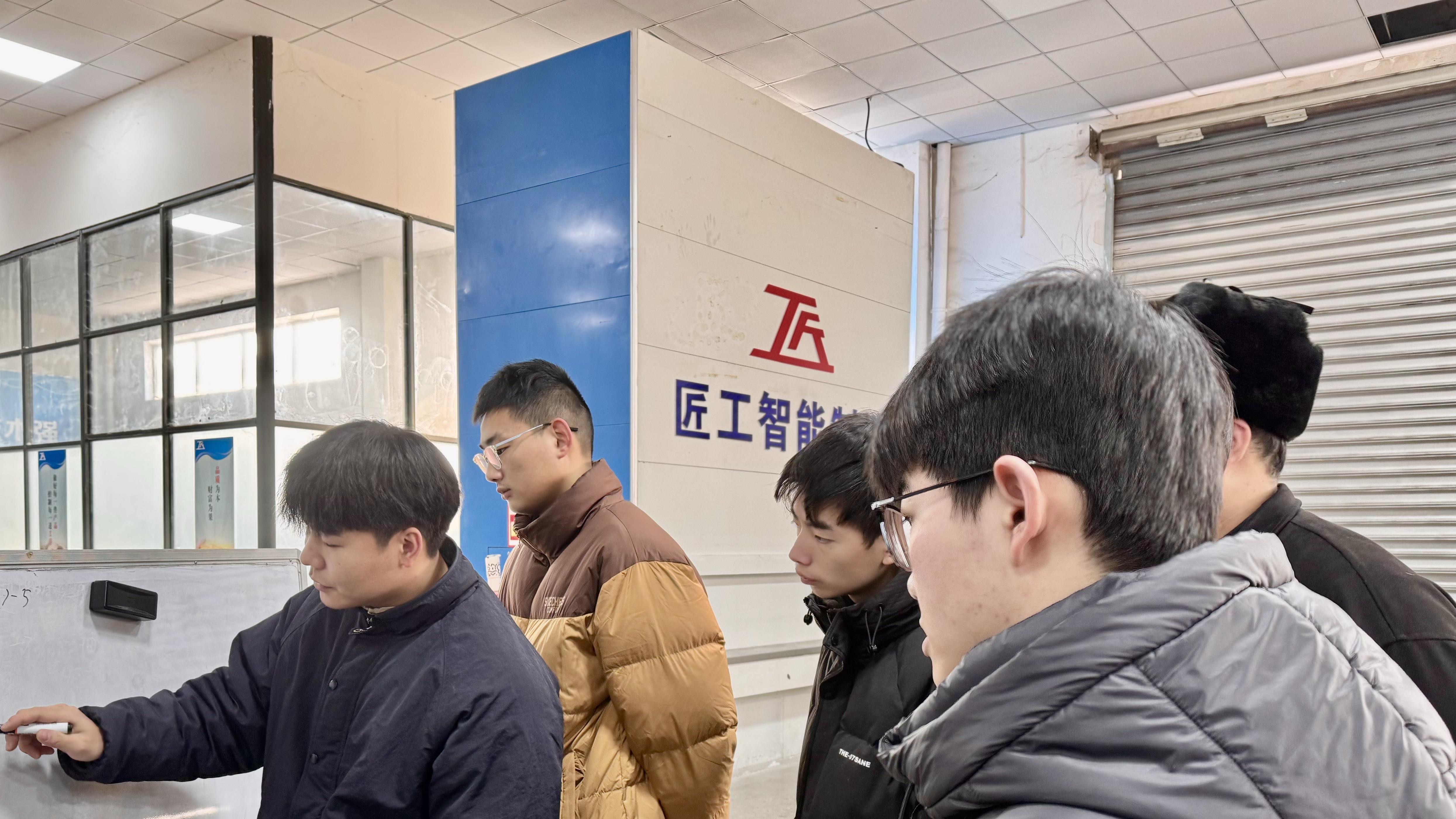 苏州制造业升级浪潮下，五轴数控人才缺口扩大，这家培训学校成就业捷径