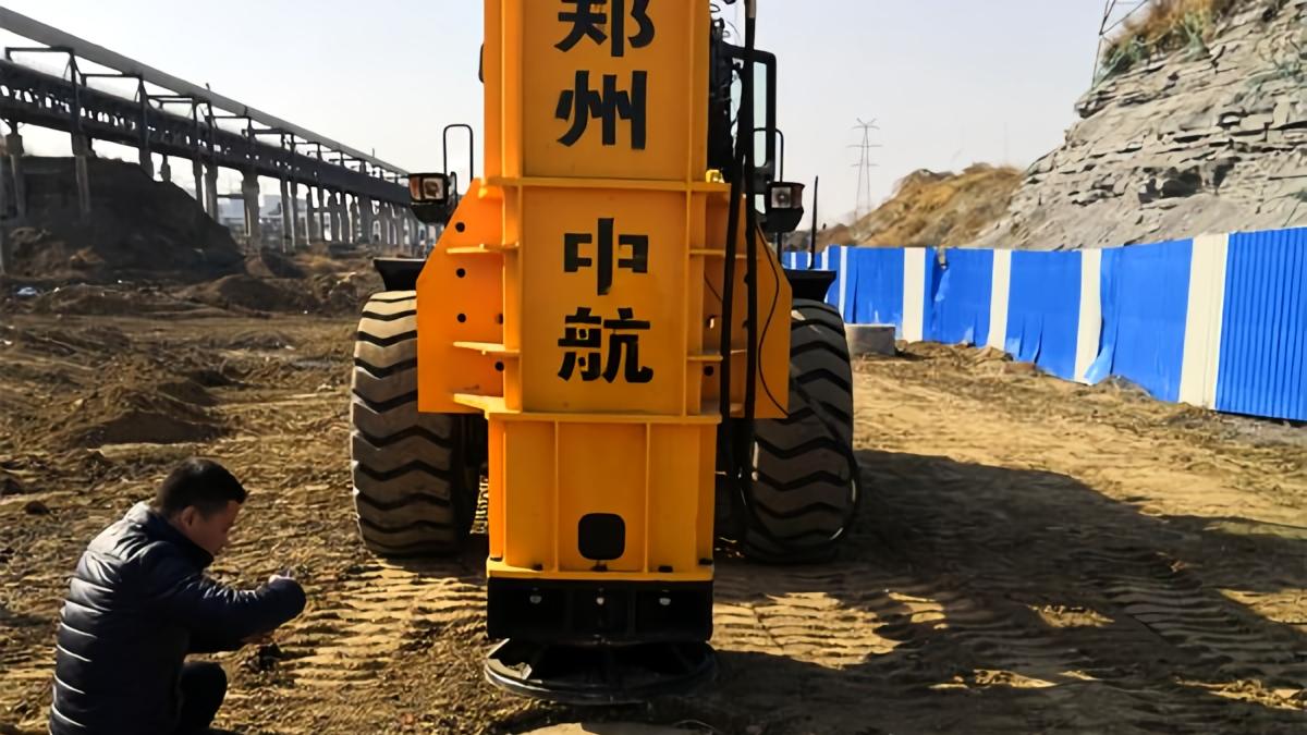 高速液压夯实机：路基盲区压实神器，破解桥台跳车与沉降难题