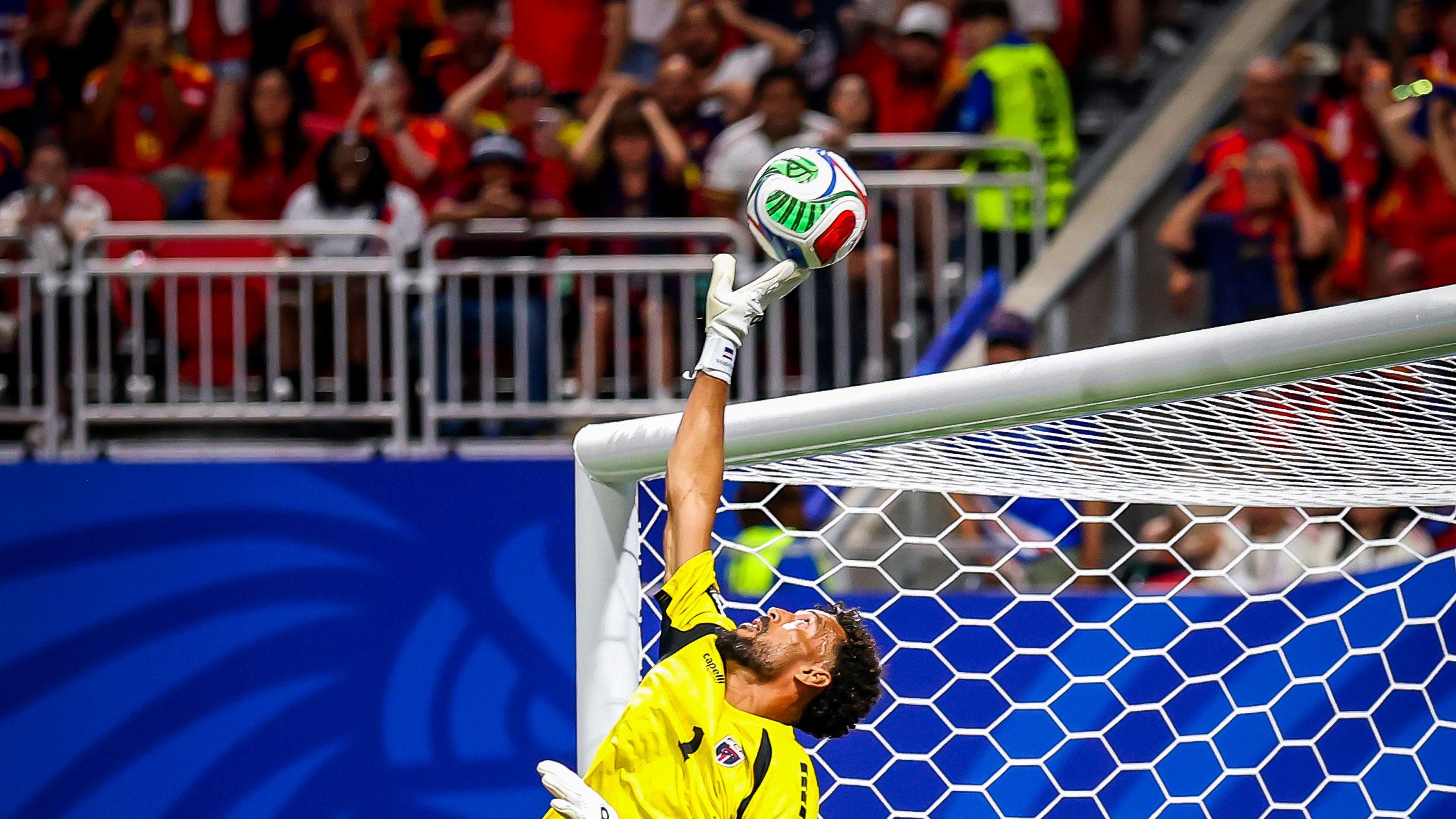 西班牙0-0佛得角六个有趣的数据：西班牙2500次传球仍无进球！