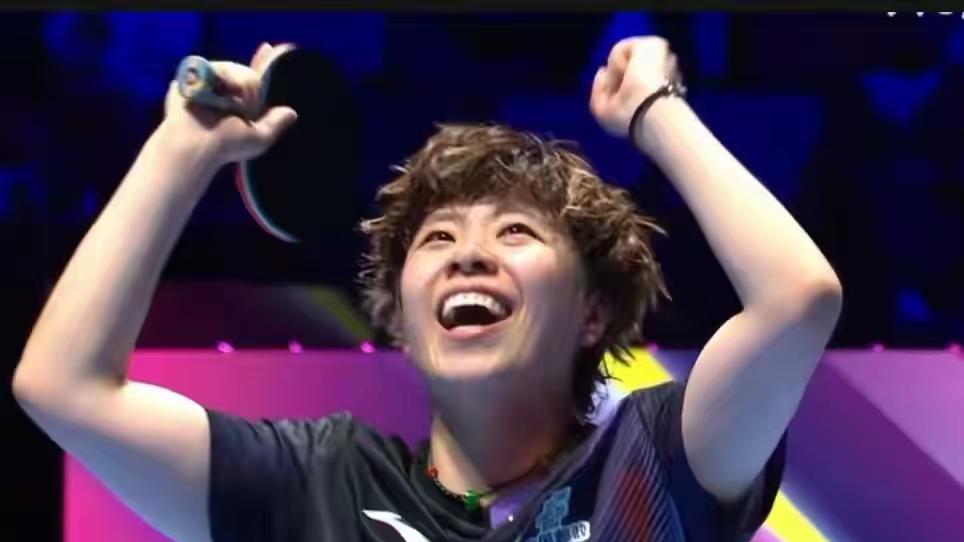 “迪哥”能击败日乒“一姐”张本美和，也有小“蘑菇头”一份功劳