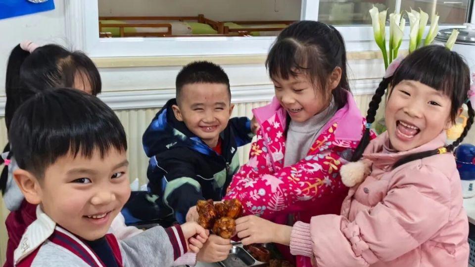 万婴株洲恒大名都幼儿园：春日里的“漂亮饭”