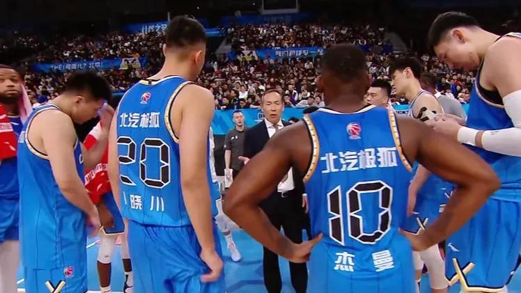 CBA排名：北京首钢跌出前五，三冠王排第十，赛季黑马9连胜