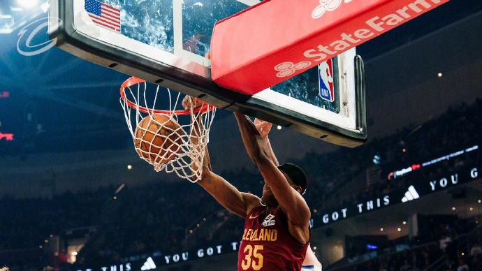 领先17分拒绝逆转，爵士力克骑士！乔治32分5板9助，马卡28分12板