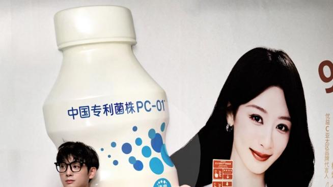 这届世界杯，蒙牛优益C用一把红椅子拿捏了所有久坐党
