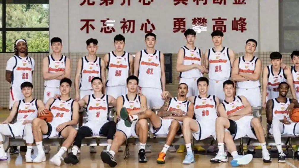 广东两外援还在东莞！