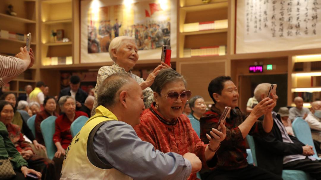 艺向美好 情暖桑榆 文艺志愿服务走进圣德康养中心
