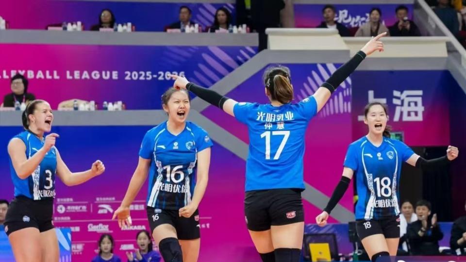 排超联赛落幕，上海女排时隔25年后再夺冠，江苏女排拼尽全力仍落败，暴露的问题也是国家队之痛：强力接应