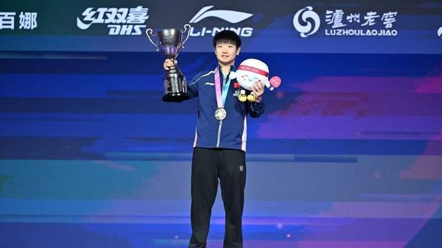 孙颖莎没有断崖式领先，她和汉娜之战，让贺晓龙看出了实力