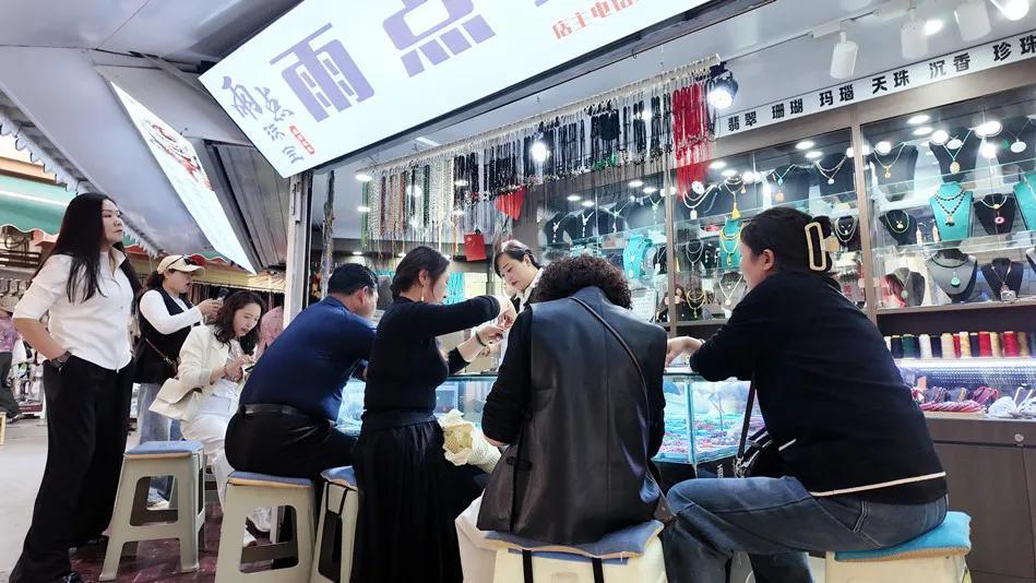 匠心筑美 璀璨绽放｜天水雨点珠宝：扎根核心商圈 演绎东方轻奢美学