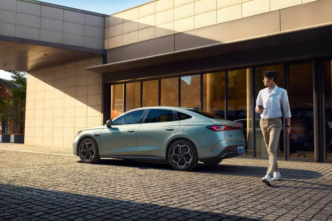 纯电续航提升至210km，比亚迪2026款海豹05DM-i、海豹06DM-i超享版加推新车型