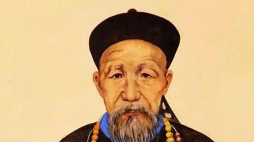 曾国藩曾言：我年轻时过度相信，人只要通过努力，就可胜天;中年之后，挫折不断，开始相信命运