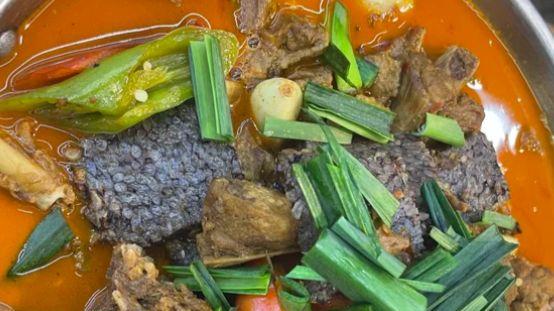 湘西血粑鸭家常版，慢炖焖煮，血粑吸饱鲜醇鸭汤